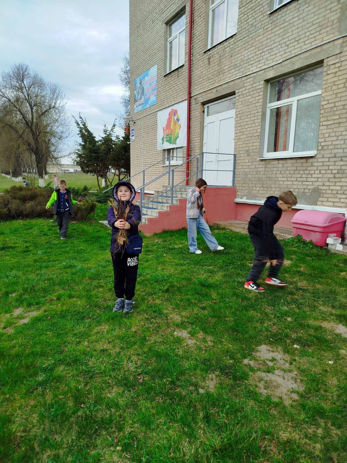 Солнце, музыка и труд: наш вклад в республиканский субботник!